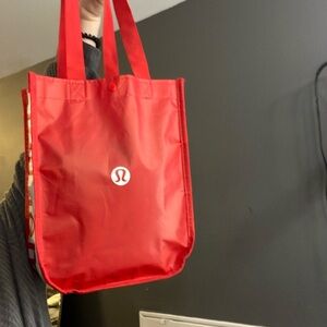 size 4 lulu mystery bag! 3 idems+ rebie